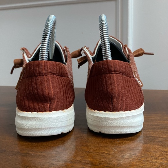 Hey Dude Wendy Stretch Rust Slip On Shoe Women’s Size 6 - Picture 6 of 10